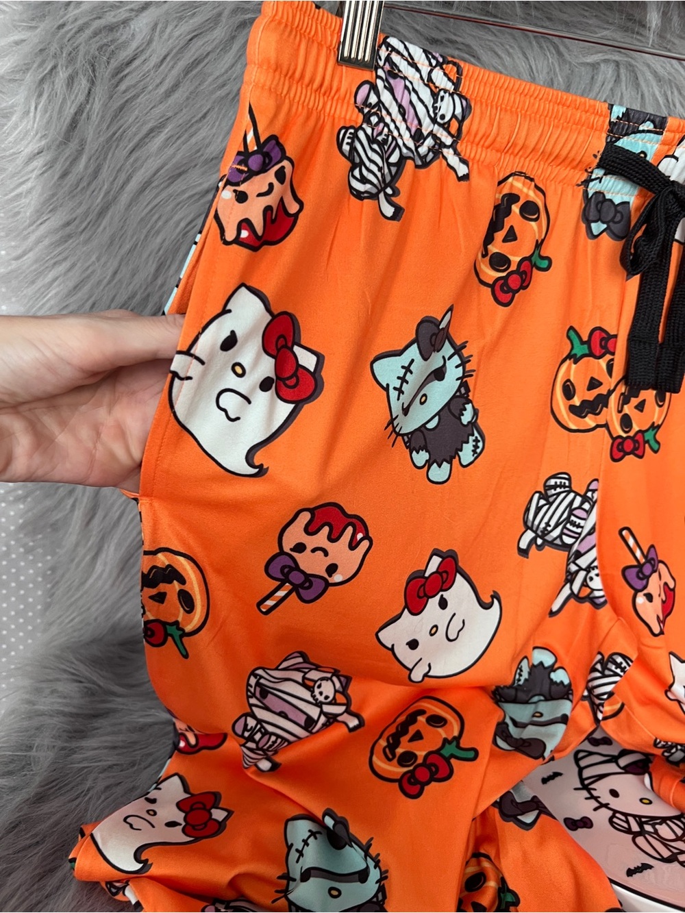 Halloween Hello Kitty Pajama Pants w/ pockets • Size Medium • NWT - Picture 2 of 9
